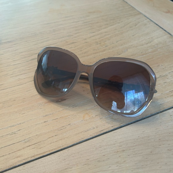 Coach Sunglasses - Picture 4 of 4